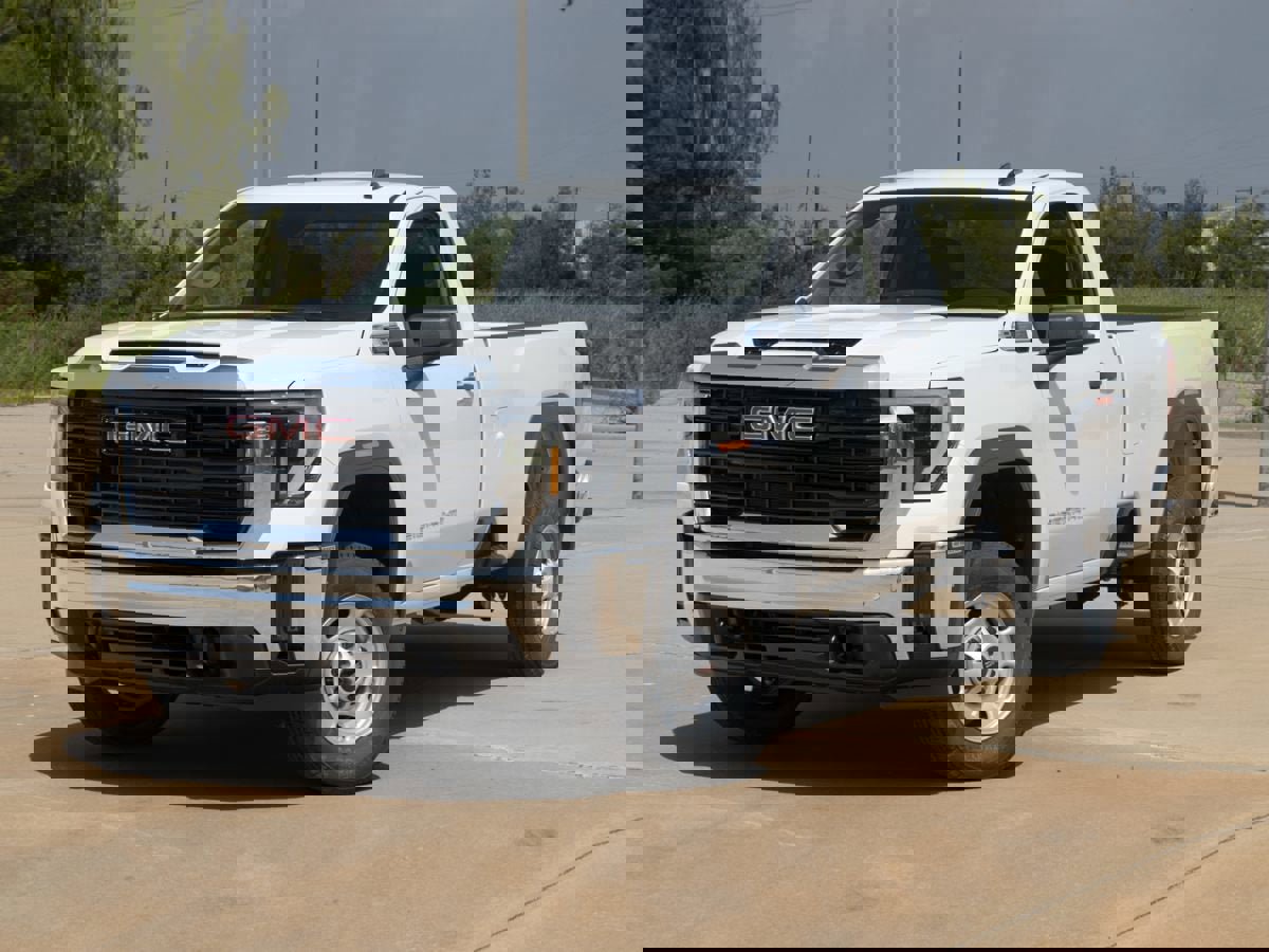 New 2026 GMC Sierra 2500 Pro image 1