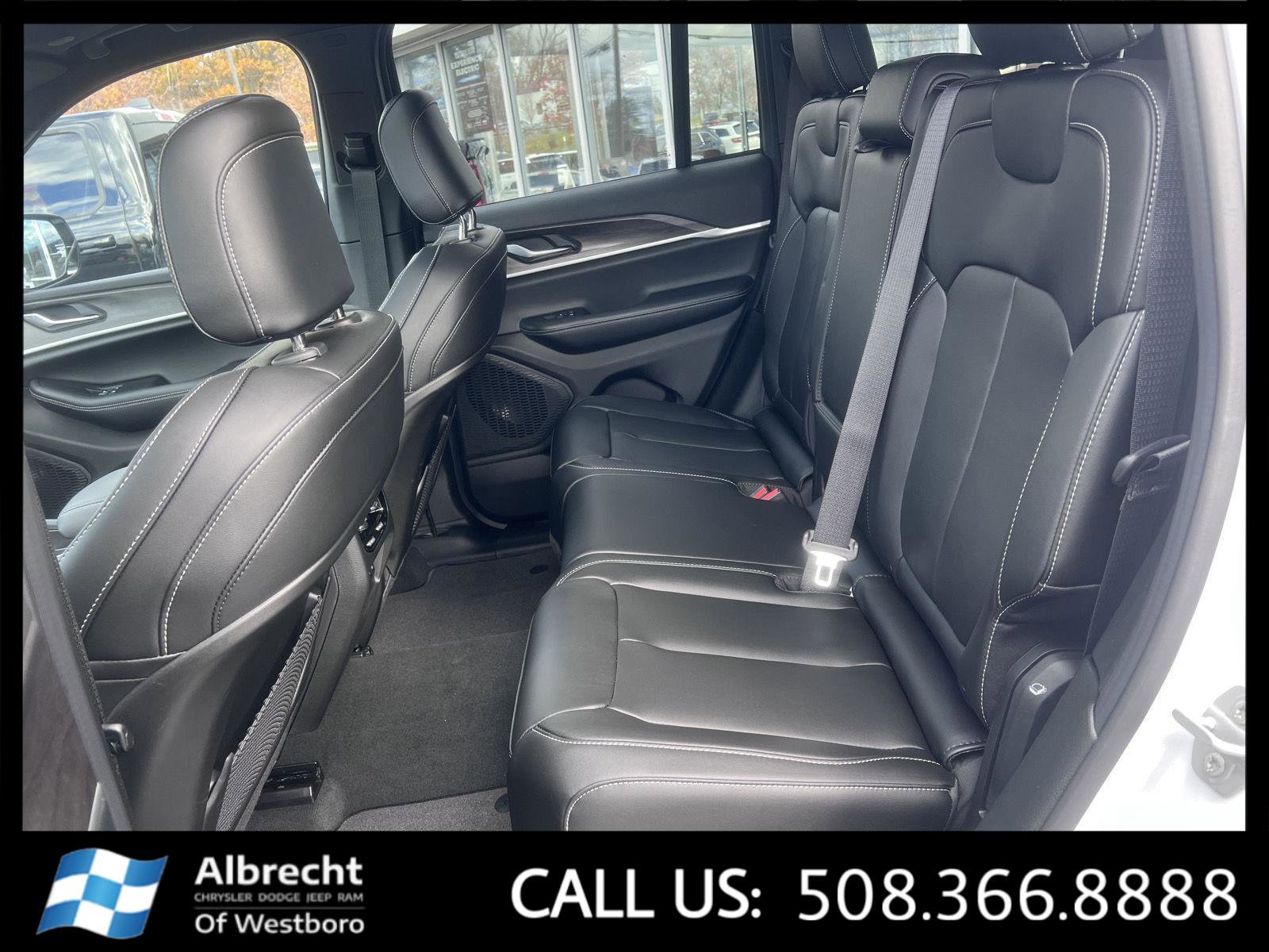 New 2025 Jeep Grand Cherokee Limited image 12