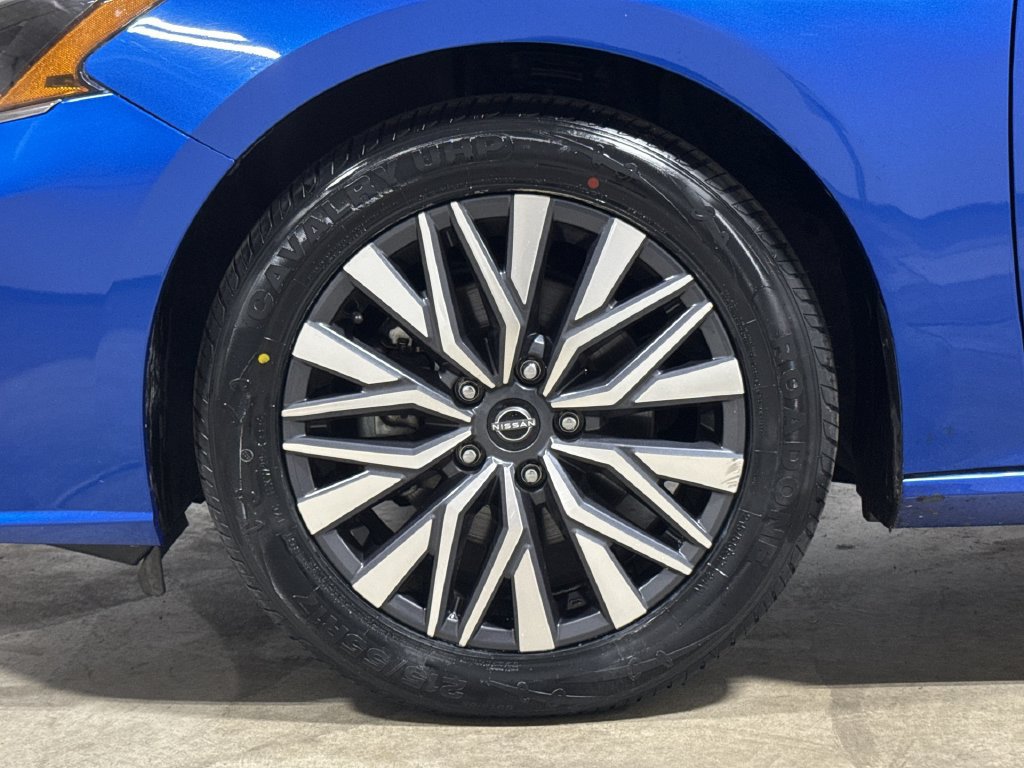 Used 2025 Nissan Altima 2.5 SV FWD image 26