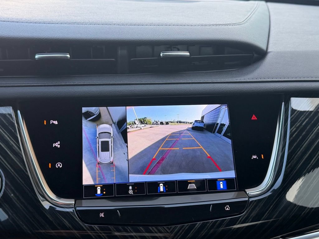 Used 2025 Cadillac XT6 Premium Luxury w/ Technology Package FWD image 28