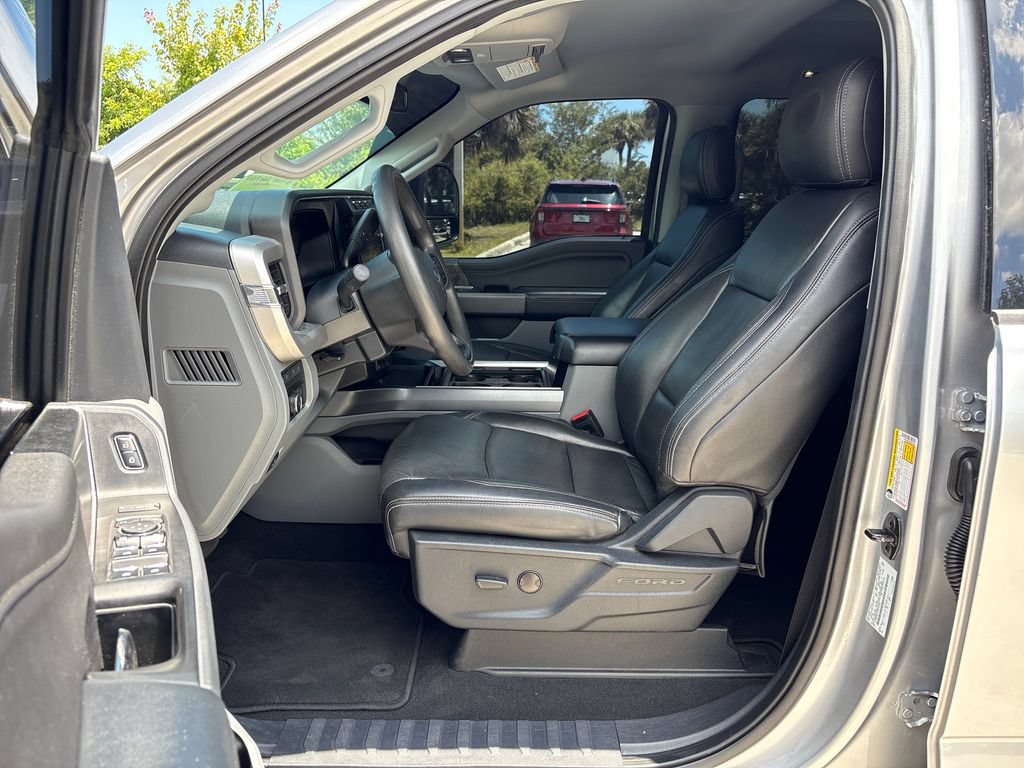 Certified 2023 Ford F250 XLT w/ Black Appearance Package AWD/4WD image 31