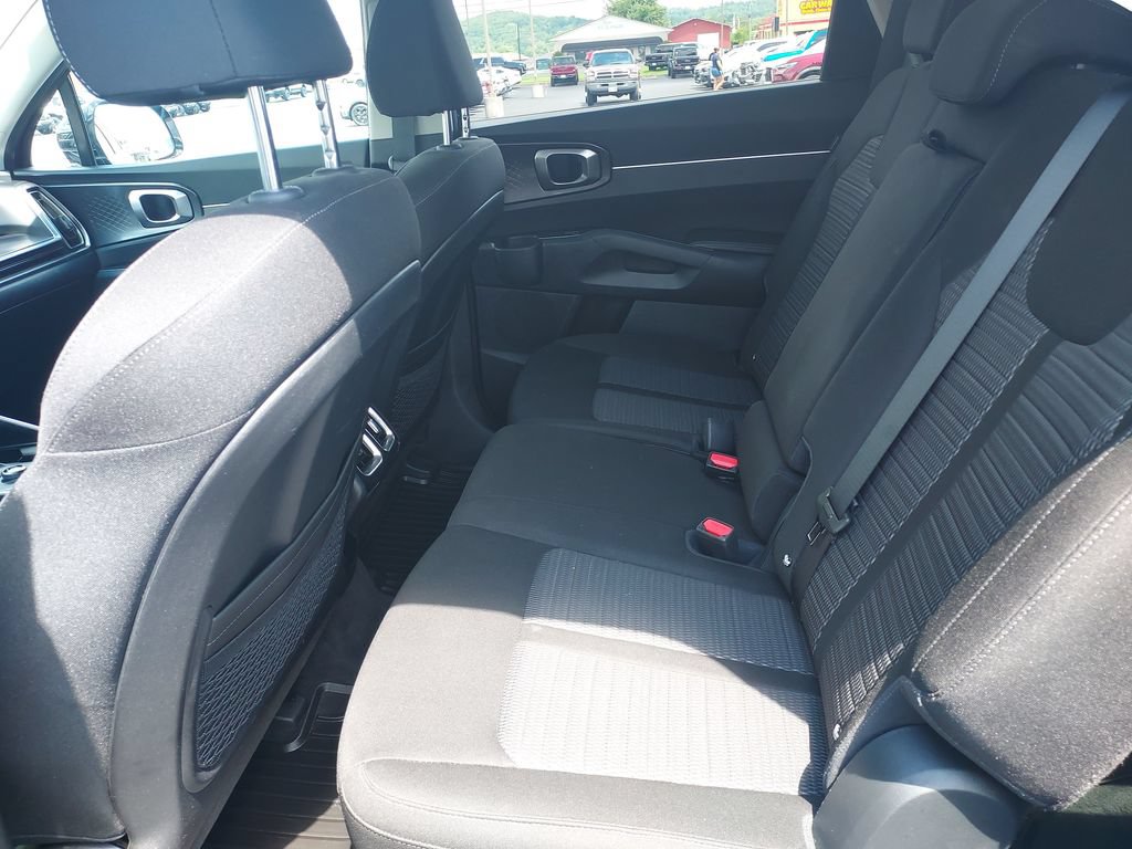 Used 2026 Kia Sorento LX FWD image 14