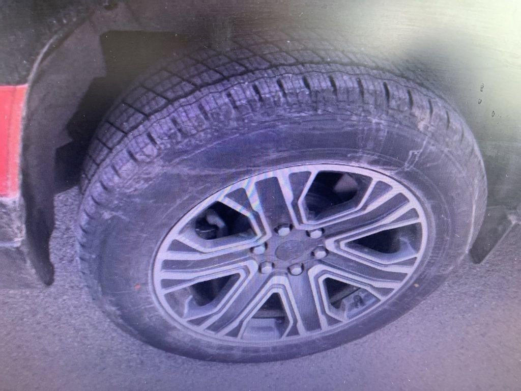 Used 2024 Jeep Wagoneer L Series II w/ Flexible Seating Group image 14