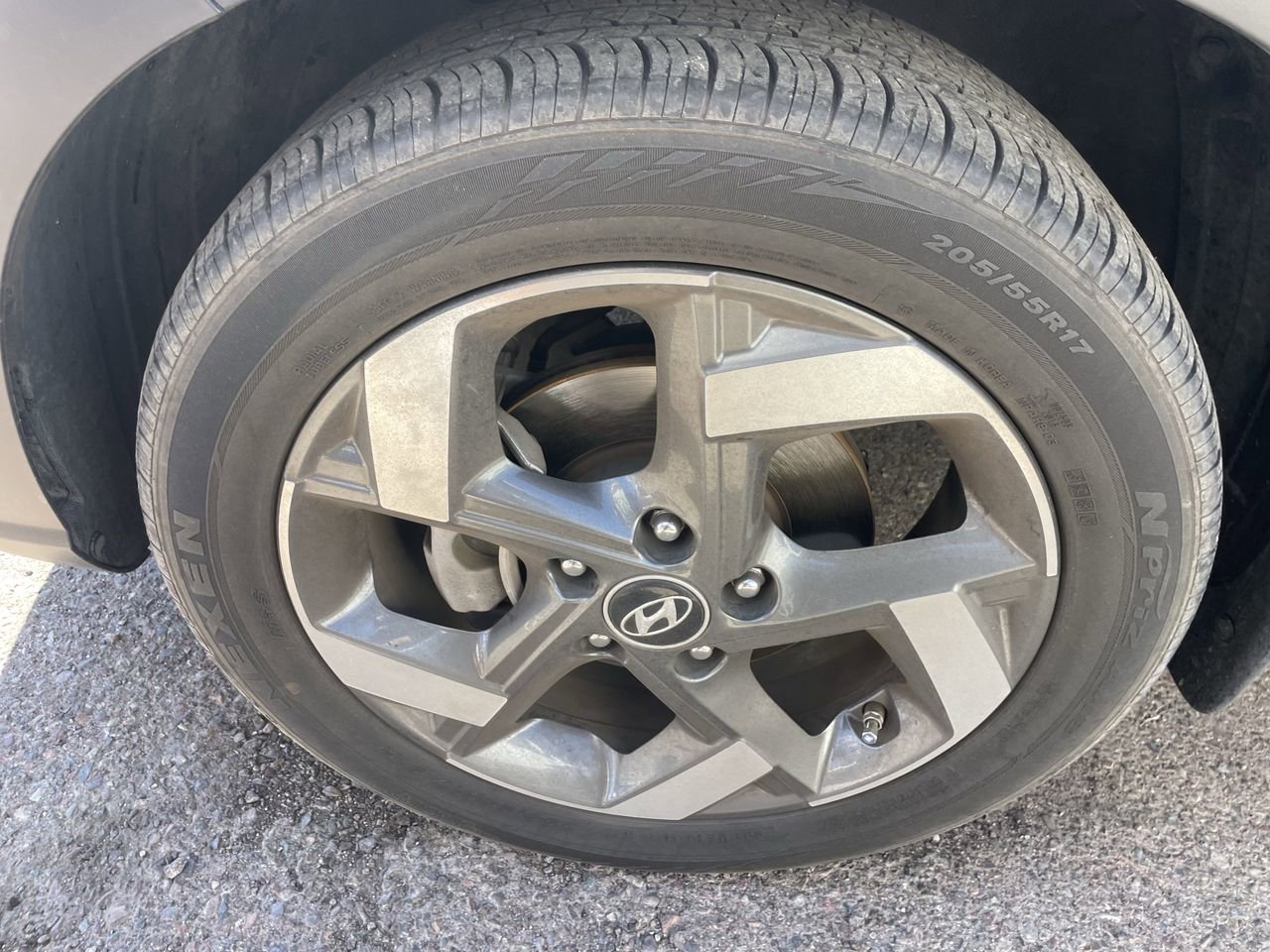 Used 2022 Hyundai Venue SEL image 5