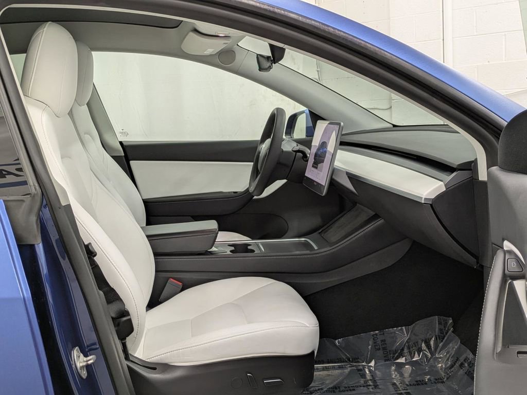 Used 2022 Tesla Model Y Performance image 18