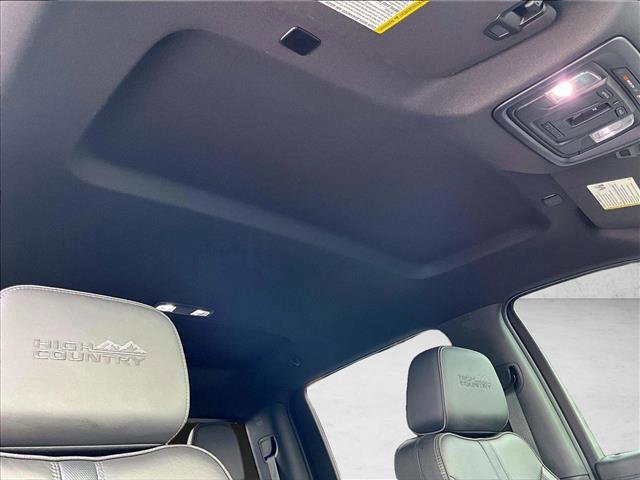 Used 2021 Chevrolet Silverado 1500 High Country w/ Technology Package image 17