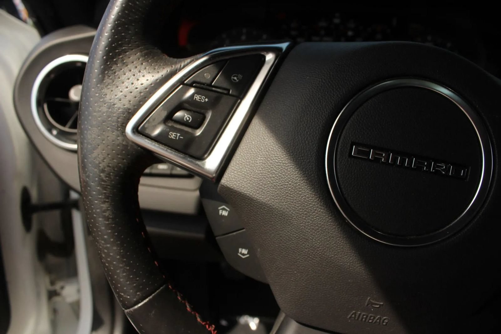 Used 2017 Chevrolet Camaro LT RWD image 19