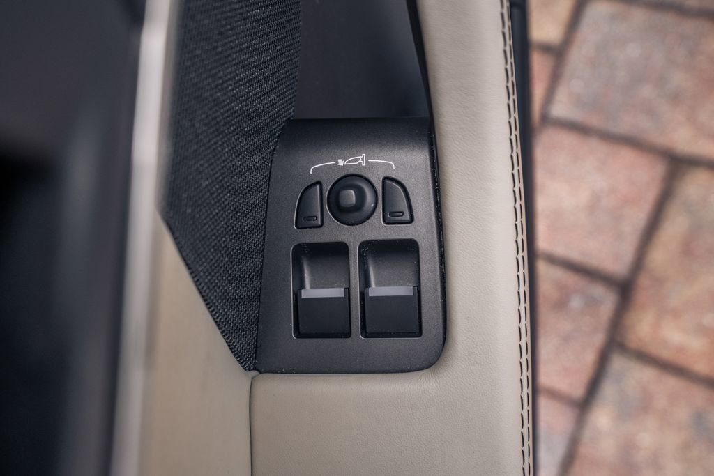 Used 2020 Jaguar F-TYPE R-Dynamic image 19