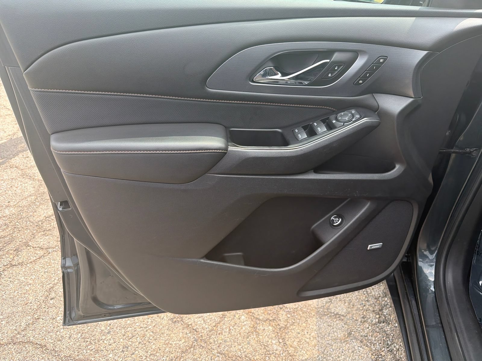Used 2018 Chevrolet Traverse Premier AWD/4WD image 12