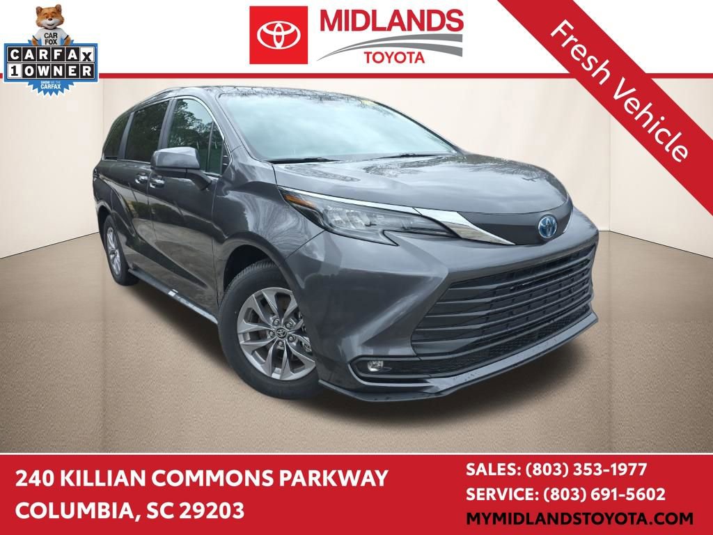 Used 2025 Toyota Sienna XLE