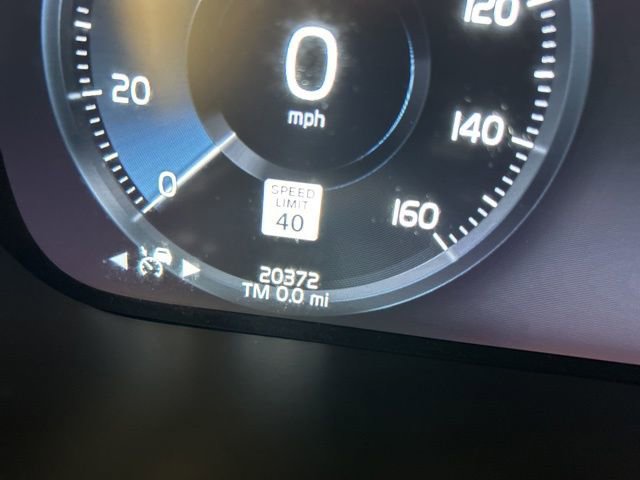 Used 2020 Volvo XC60 T6 Momentum image 27