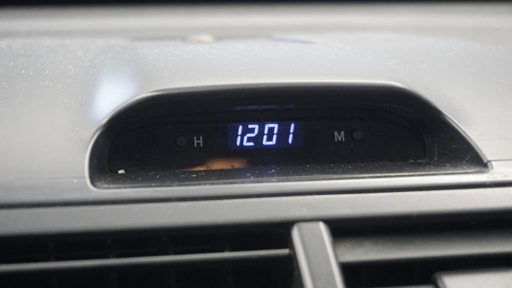 Used 2013 Toyota Camry LE image 36