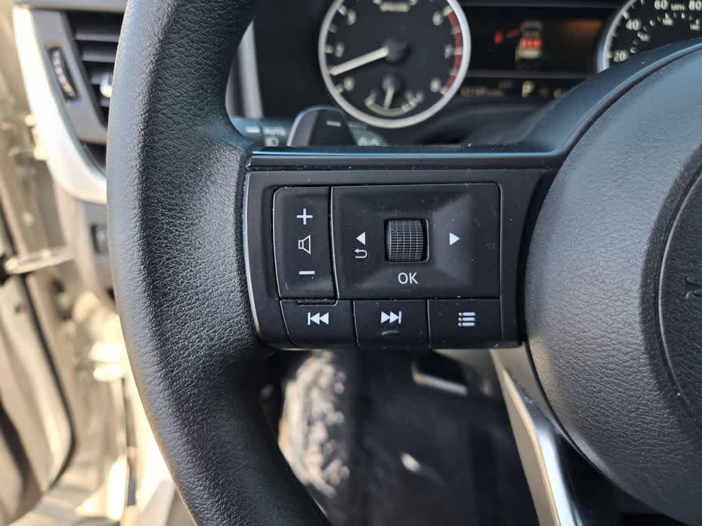 Used 2024 Nissan Rogue SV AWD/4WD image 21