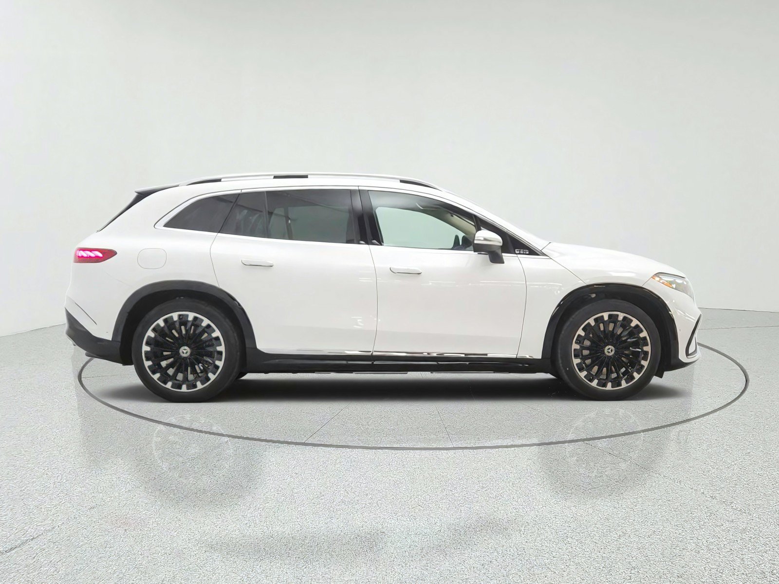 New 2027 Mercedes-Benz EQS 400 4MATIC SUV image 4