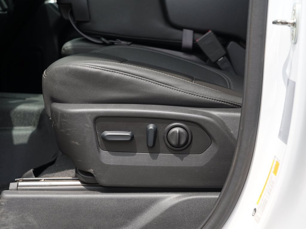Used 2022 Chevrolet Silverado 3500 LTZ AWD/4WD image 15