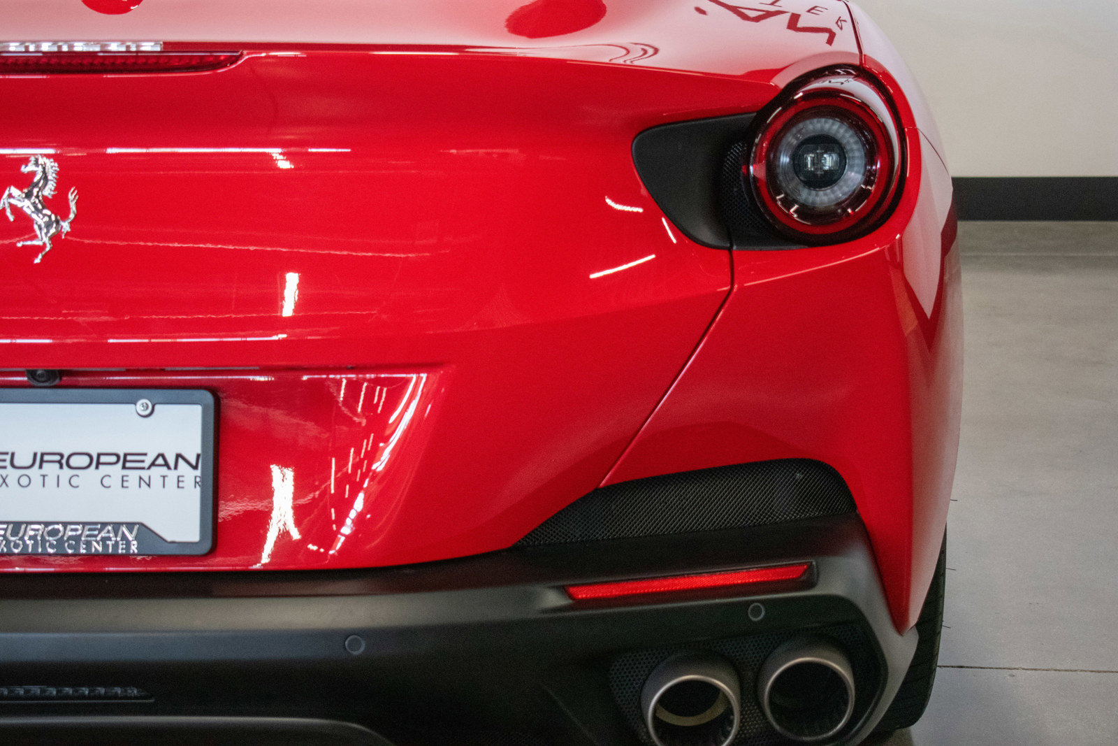 Used 2020 Ferrari Portofino RWD image 19