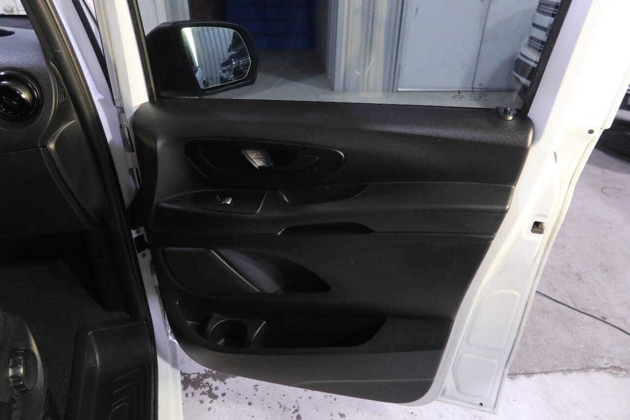 Used 2021 Mercedes-Benz Metris image 14