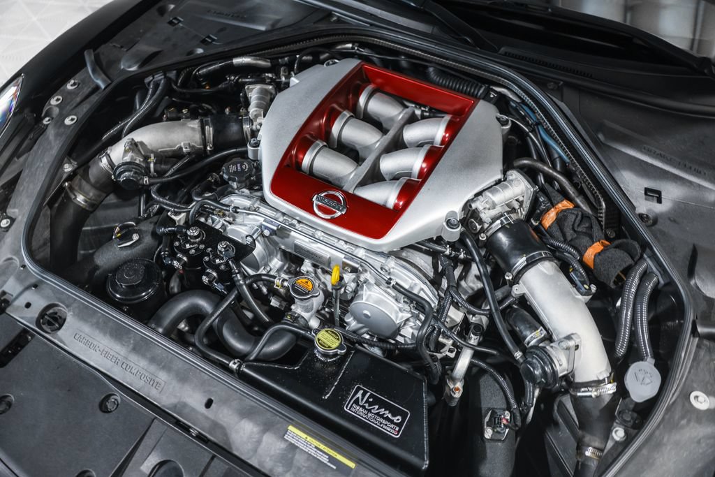 Used 2017 Nissan GT-R Premium AWD/4WD image 41