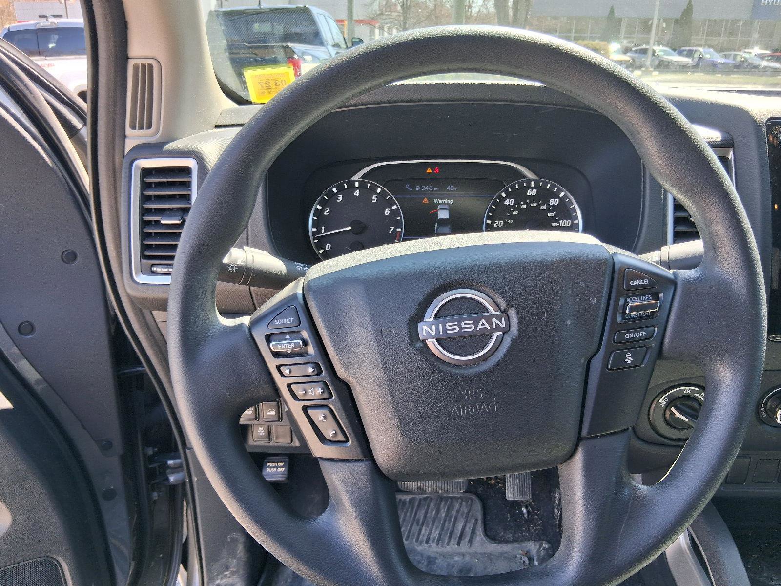 Used 2022 Nissan Frontier SV w/ Technology Package image 11