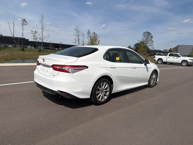 Used 2018 Toyota Camry LE w/ Moonroof Package FWD image 5