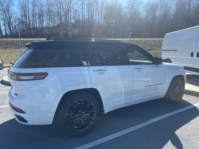 Used 2025 Jeep Grand Cherokee Summit image 9