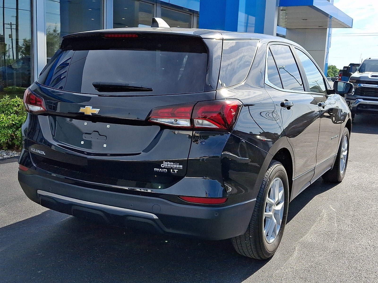 Used 2024 Chevrolet Equinox LT w/ LPO, Floor Liner Package AWD/4WD image 6