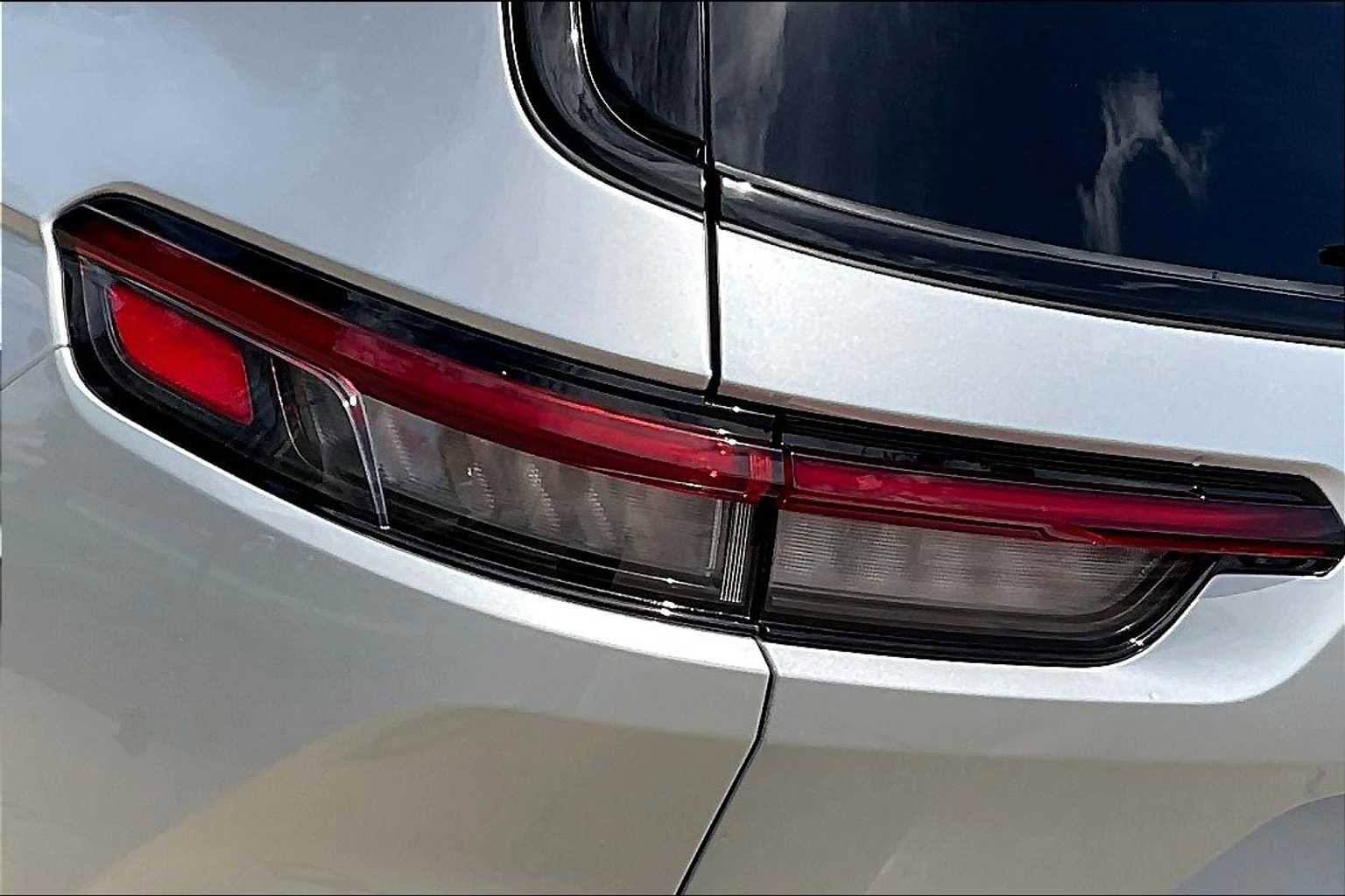 New 2025 Jeep Grand Cherokee L Altitude image 14