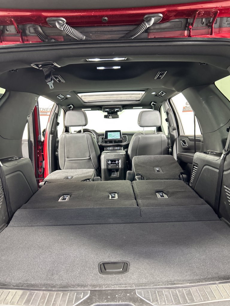 Used 2024 Chevrolet Tahoe RST w/ Luxury Package AWD/4WD image 24