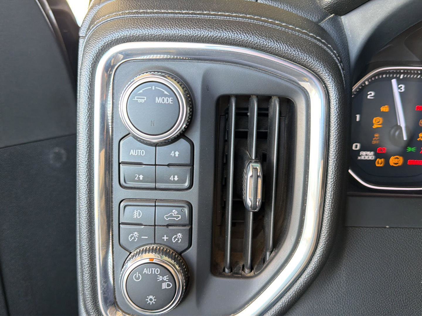 Used 2022 GMC Sierra 3500 SLE w/ SLE Value Package AWD/4WD image 12