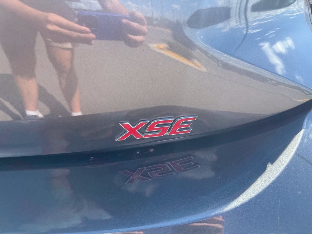 Used 2022 Toyota Corolla XSE FWD image 13