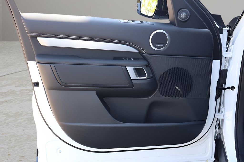 New 2026 Land Rover Discovery Dynamic SE AWD/4WD image 10