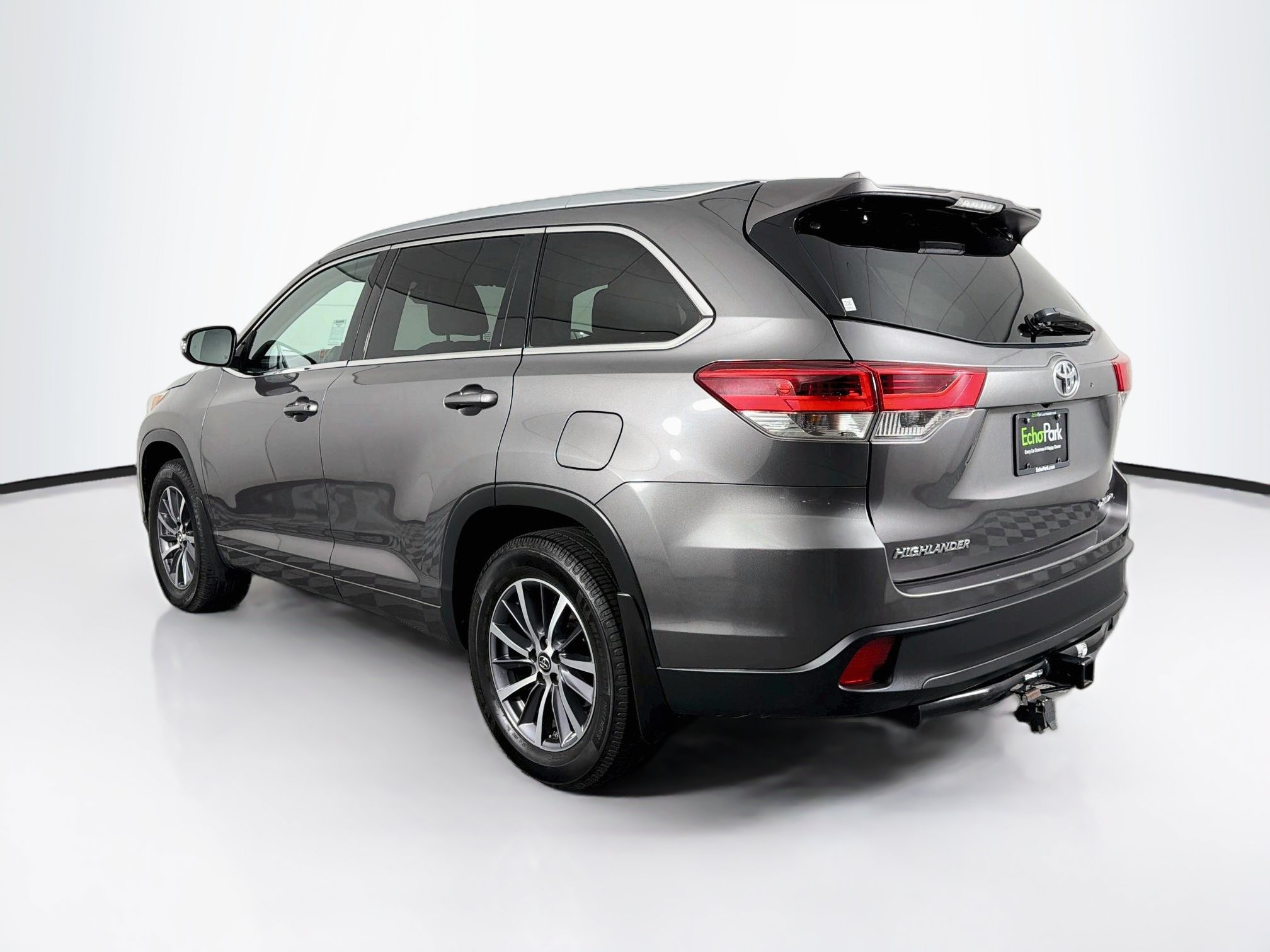 Used 2017 Toyota Highlander XLE w/ Carpet Mat Package AWD/4WD image 5