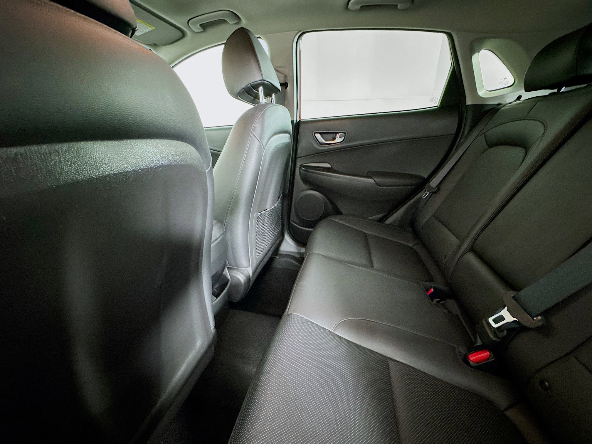 Used 2022 Hyundai Kona Limited image 42