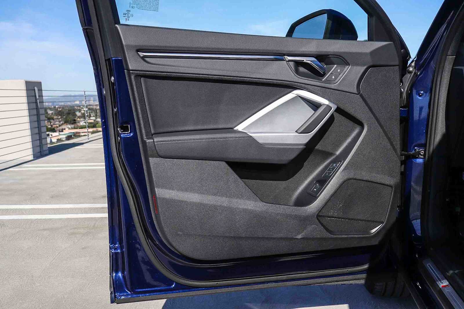 Used 2025 Audi Q3 2.0T Premium w/ Convenience Package image 29