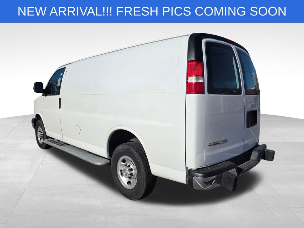 Used 2024 Chevrolet Express 2500 w/ Driver Convenience Package image 5