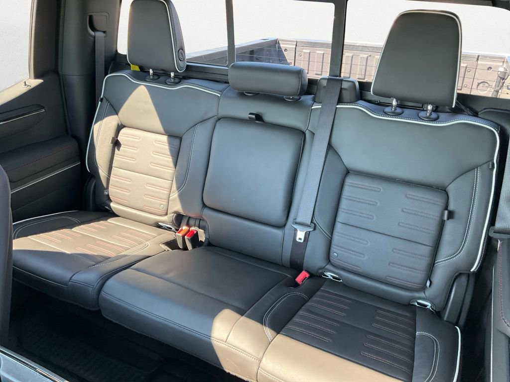 Used 2024 GMC Sierra 1500 AT4X image 9