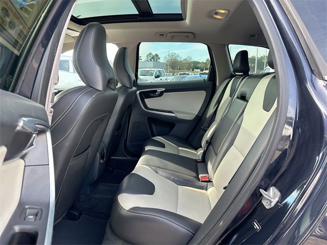 Used 2017 Volvo XC60 T5 Dynamic w/ Preferred Option Package image 18