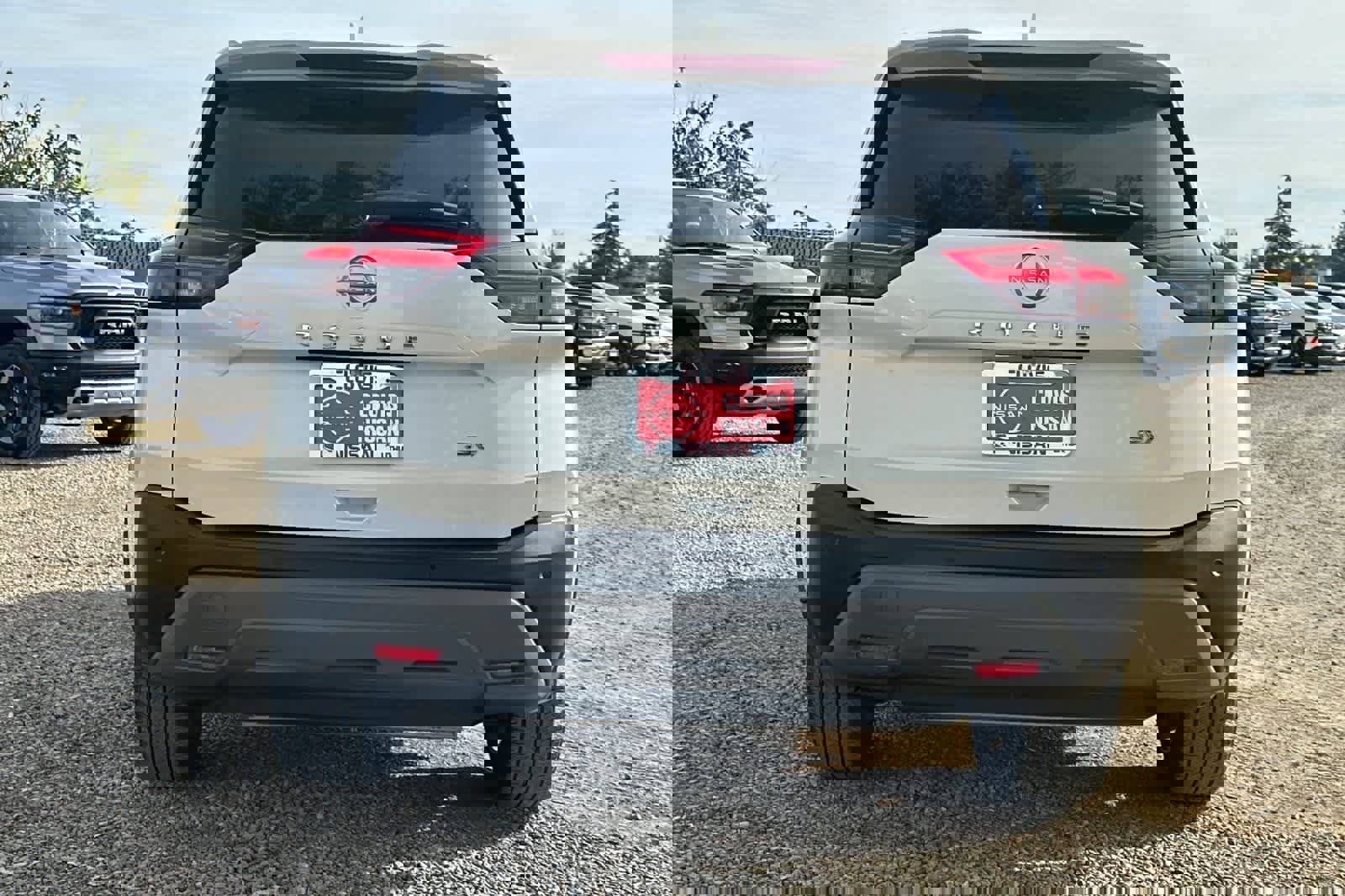 Used 2023 Nissan Rogue SV image 8