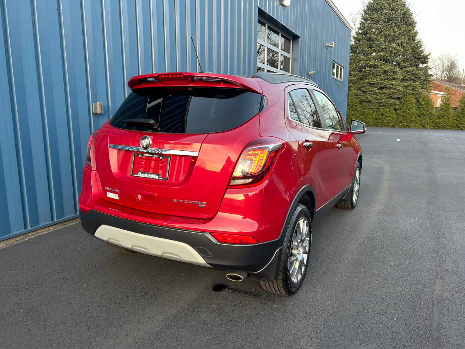 Used 2018 Buick Encore Sport Touring image 4