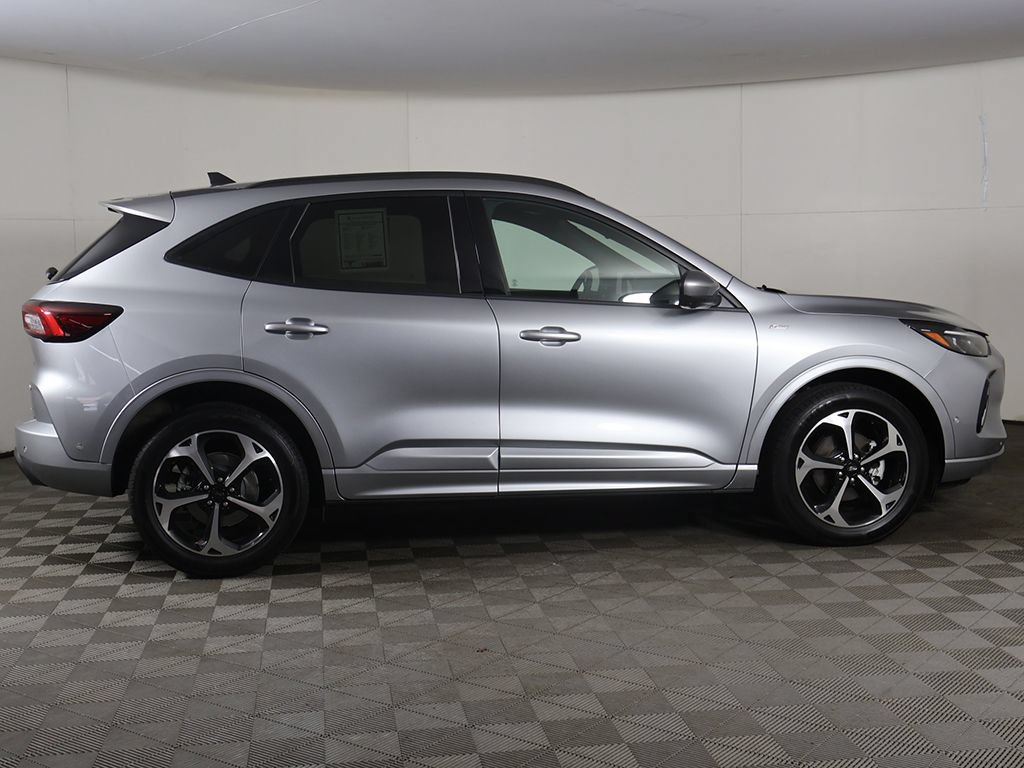 Used 2023 Ford Escape ST-Line Elite w/ Premium Technology Package AWD/4WD image 18