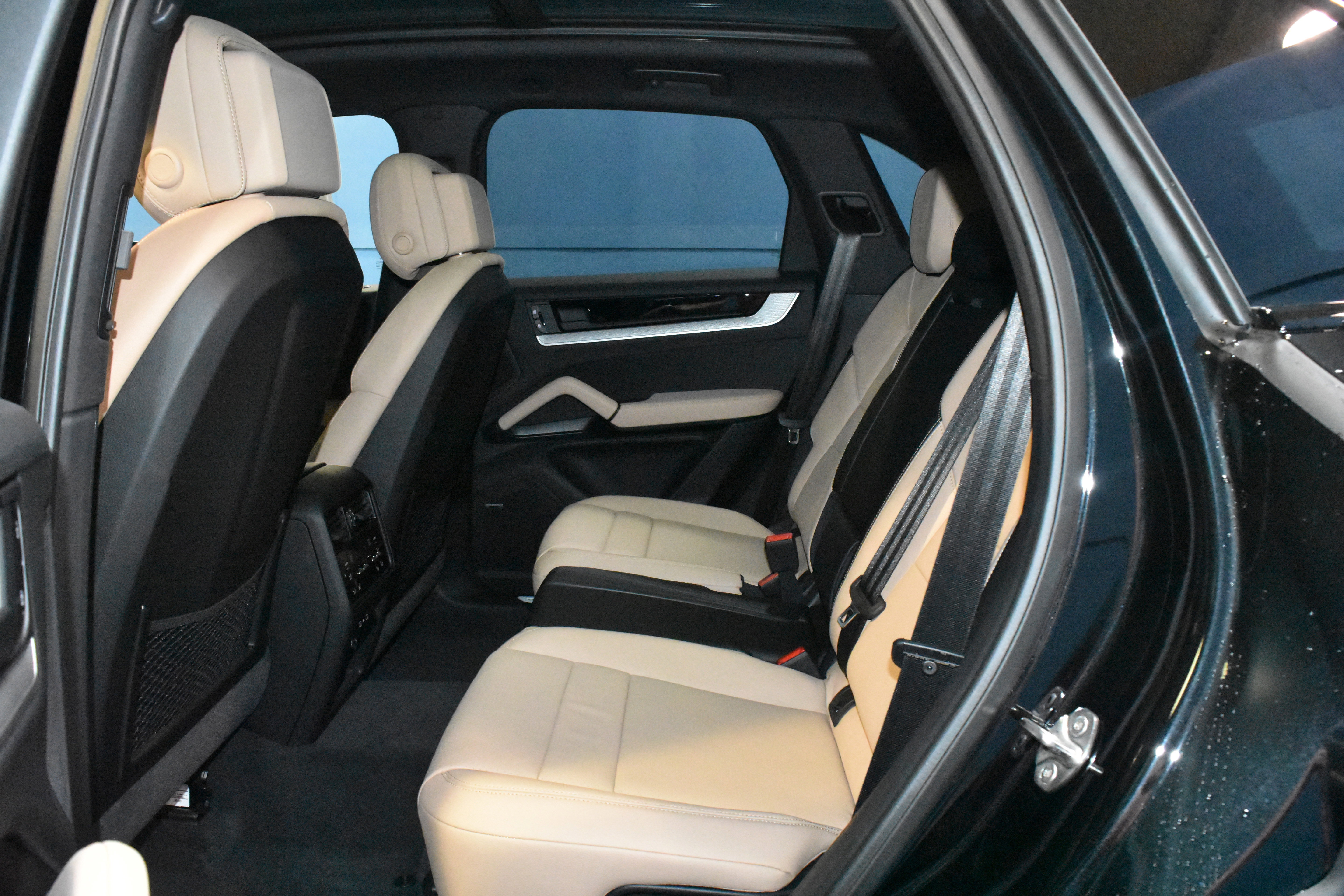 Used 2026 Porsche Cayenne AWD/4WD image 21