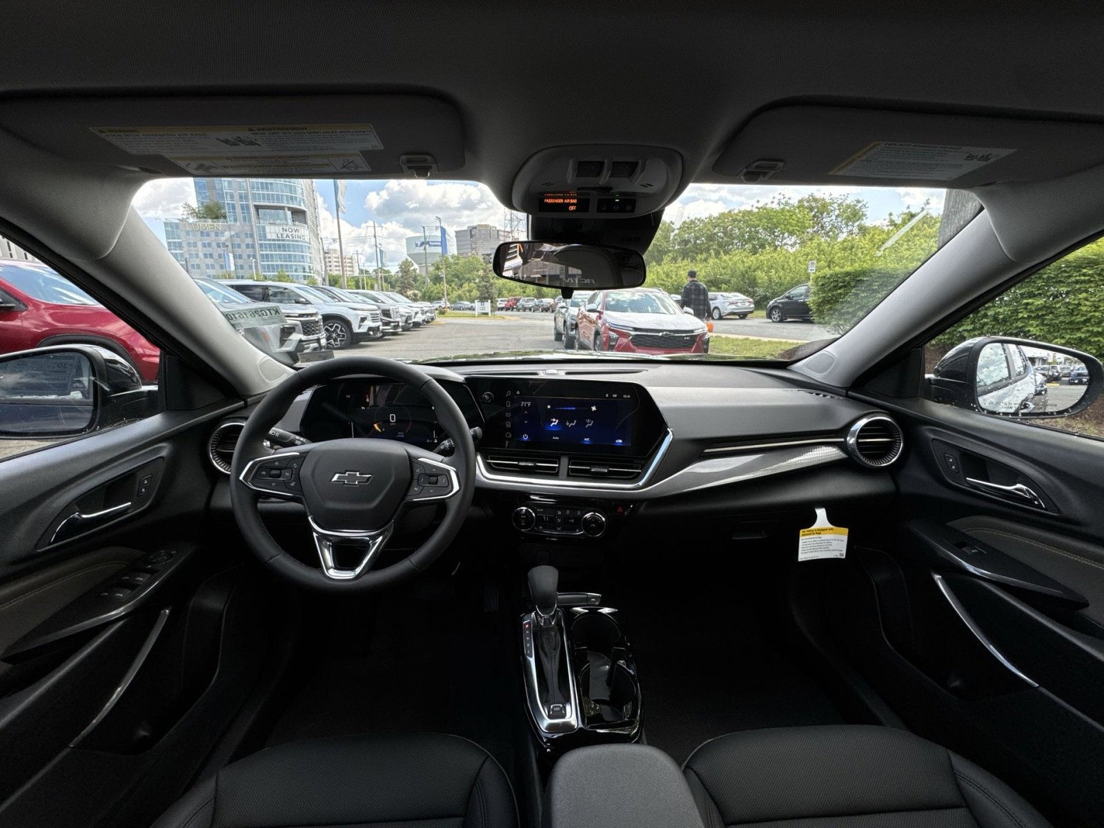 New 2026 Chevrolet Trax ACTIV w/ Sunroof Package FWD image 23