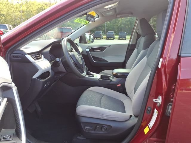 Used 2020 Toyota RAV4 XLE FWD image 13