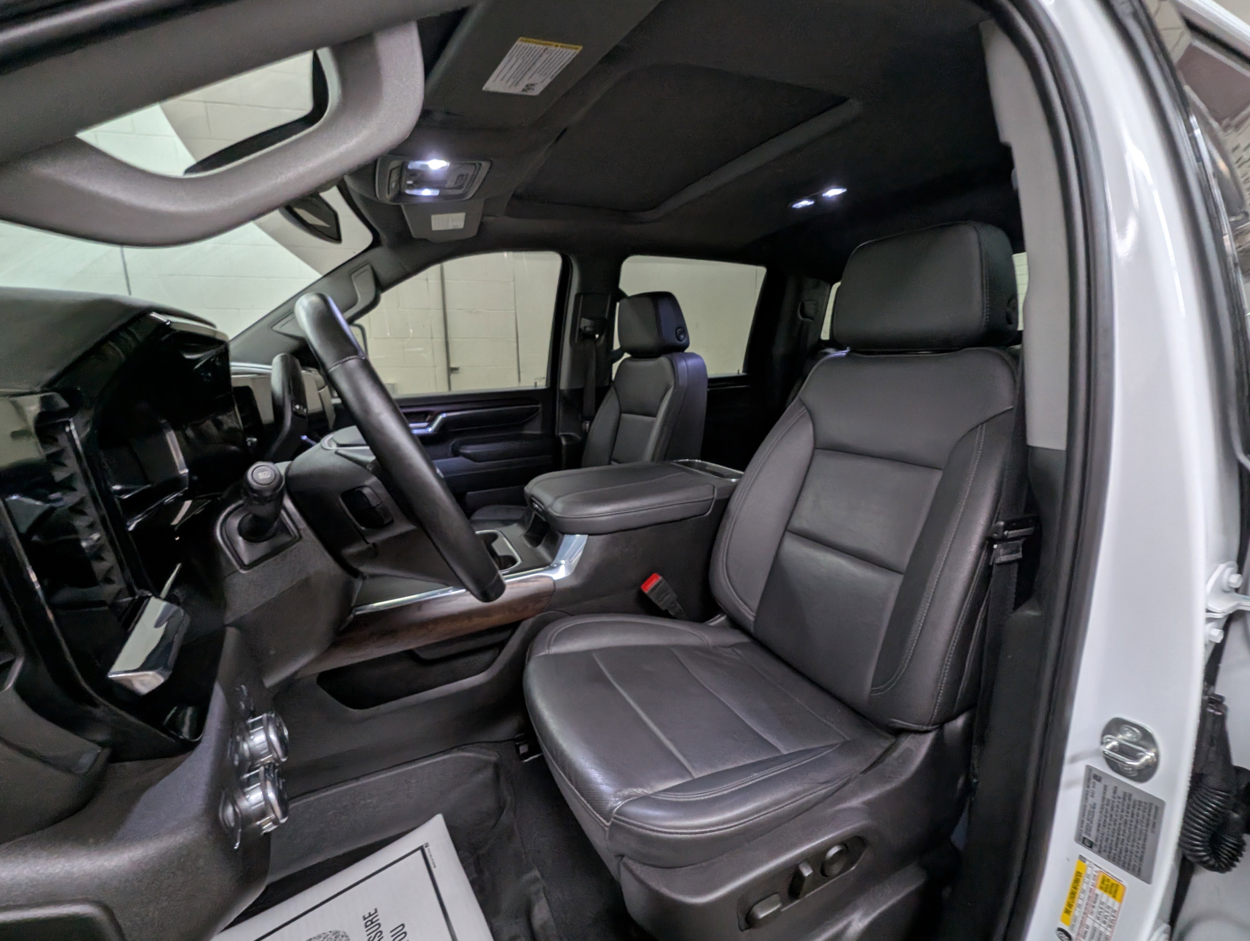 Used 2024 GMC Sierra 2500 SLT w/ SLT Premium Package image 14