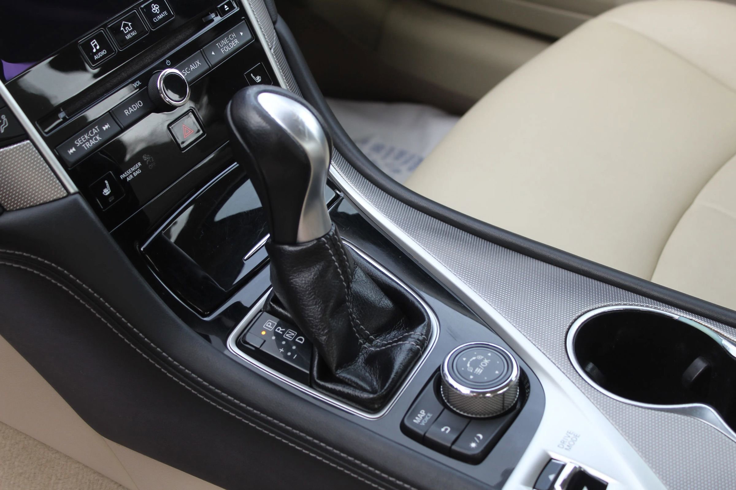 Used 2015 INFINITI Q50 Premium w/ Navigation Package AWD/4WD image 24