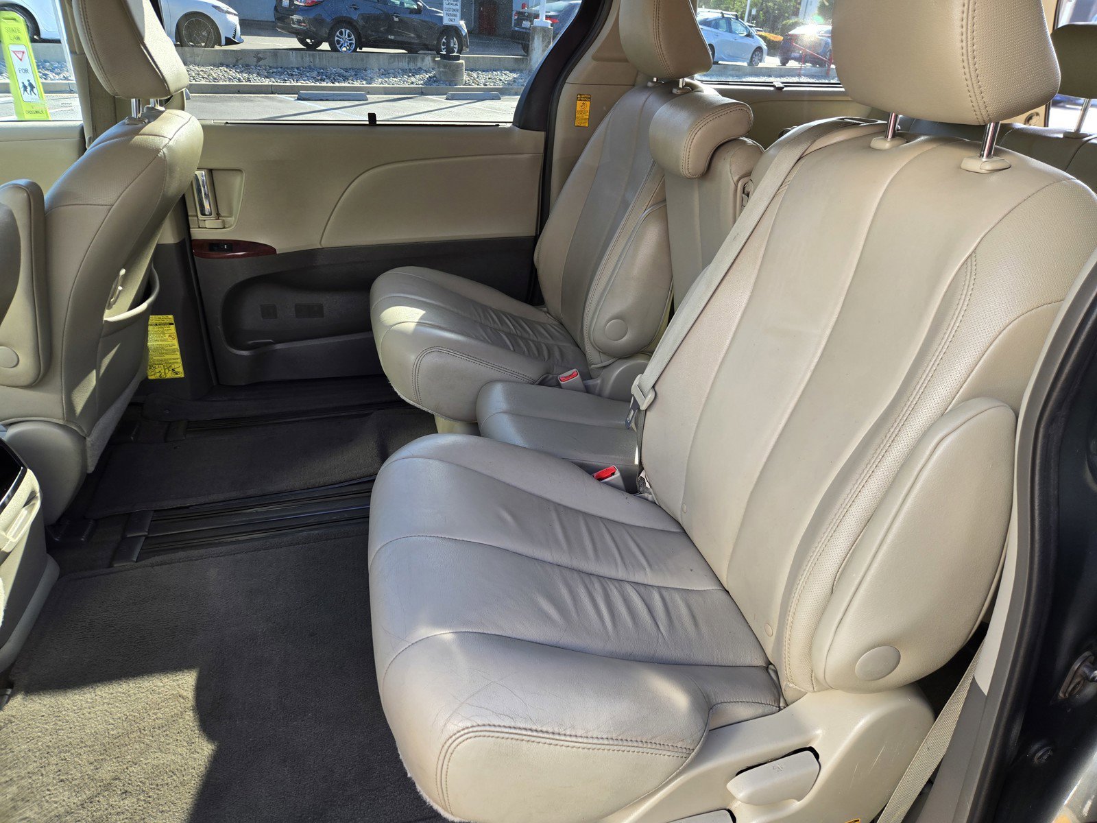 Used 2014 Toyota Sienna XLE image 12