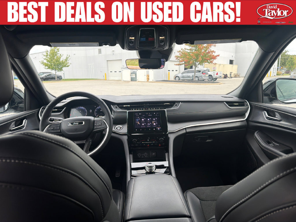 Used 2025 Jeep Grand Cherokee Altitude w/ Trailer Tow Package AWD/4WD image 22