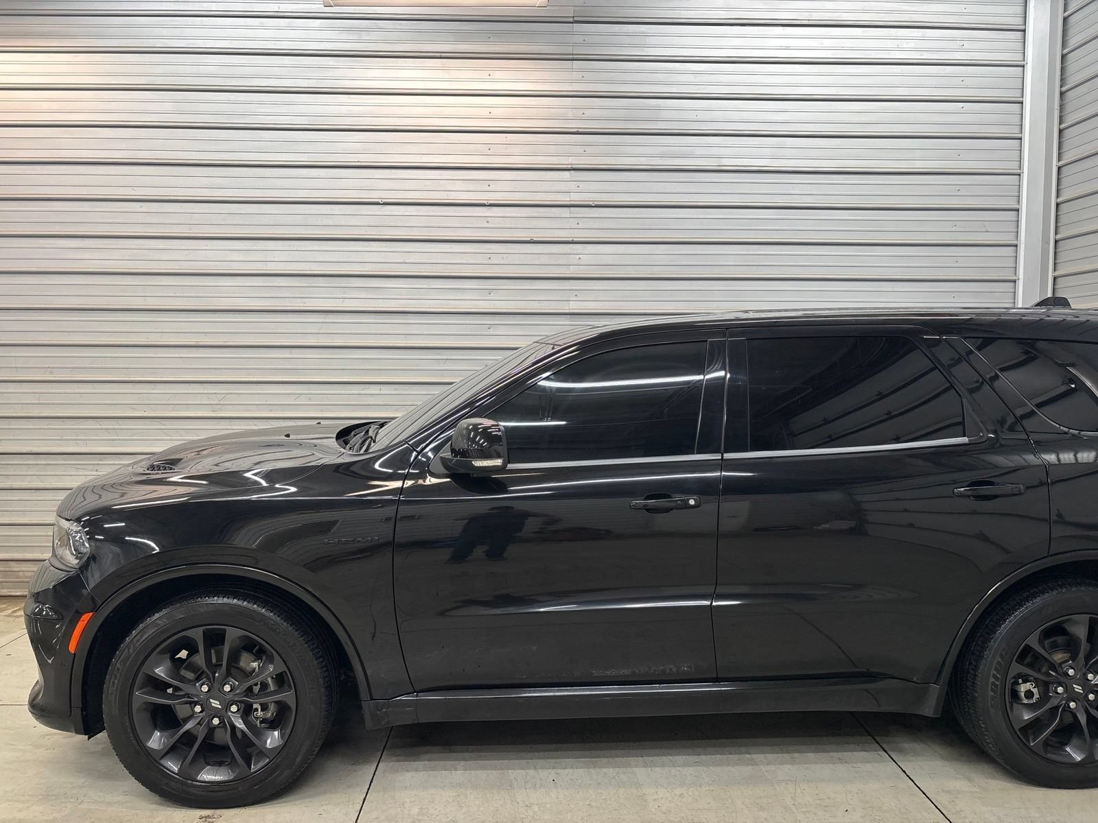 Used 2021 Dodge Durango R/T w/ Blacktop Package AWD/4WD image 3