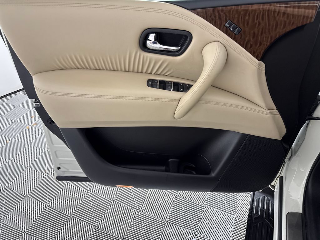 Used 2020 Nissan Armada Platinum w/ Captain's Chairs Package RWD image 10