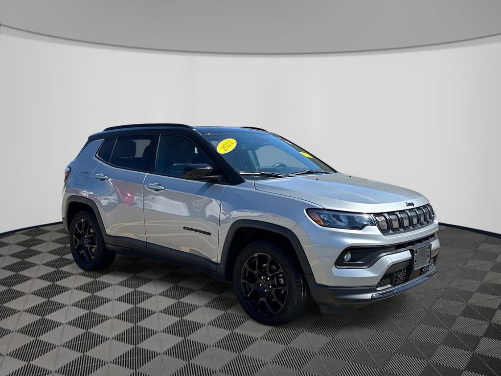 Certified 2022 Jeep Compass Latitude w/ Sun and Sound Group AWD/4WD image 3